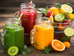 Hücrelerinizi Canlandırın: Taze Meyve ve Sebze Sularının Zindelik ve İç Destekte 5 Temel Faydası